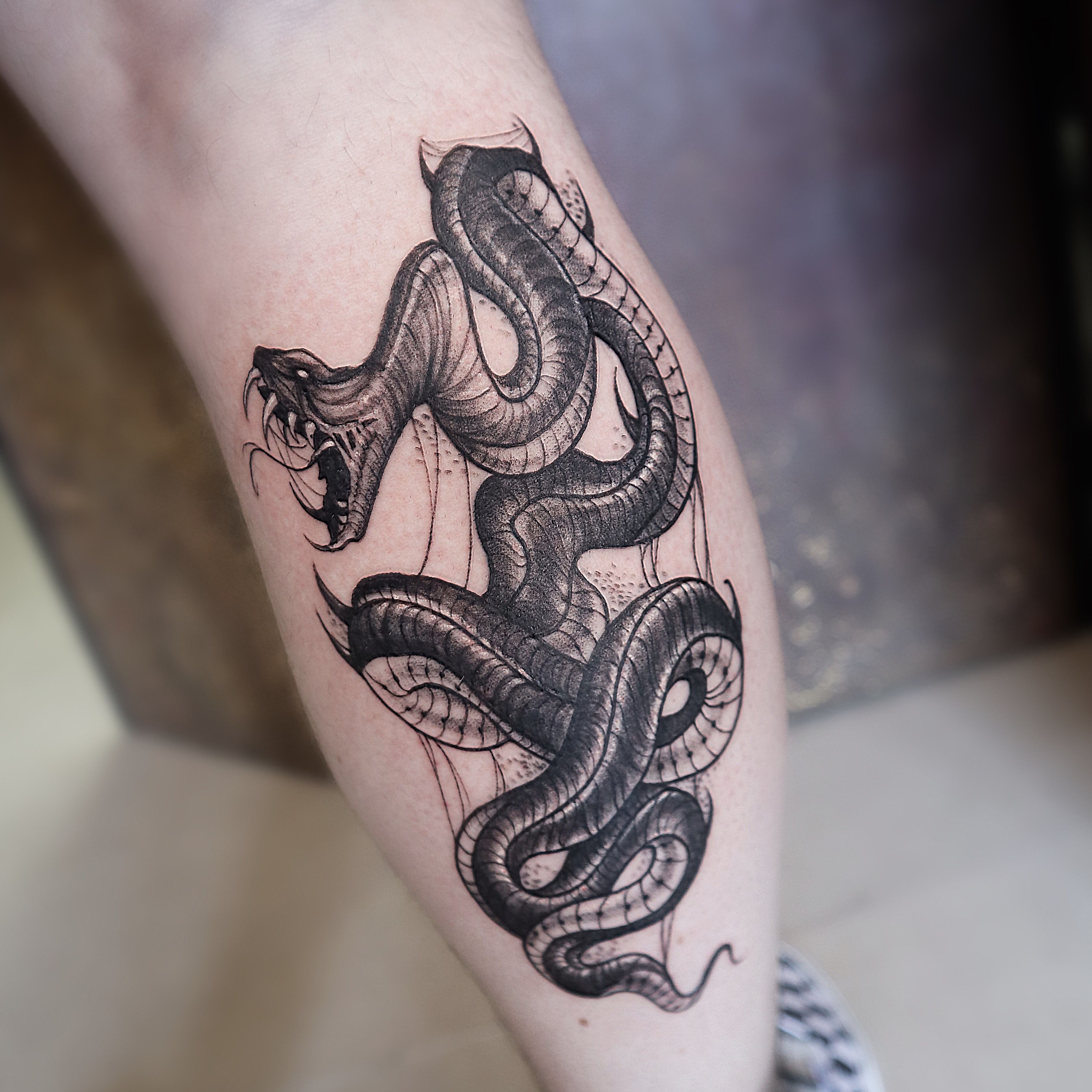 Spfx Tattoo - Louis Vuitton snake pretty cool also moves with her bend of  the knee #louisvuitton #snaketattoo #legtattoo #lineworktattoo  #blackandgreytattoo #solidink @thesolidink #tattoo #tattoos #tattooed  #inkjecta @inkjecta #tattooartist #tattooart