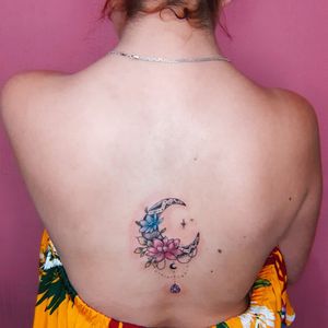 Luna floral #ink #inked #inkedup #inkedlife #inkedwoman #inkedgirl #tattoowoman #tattoogirl #womenempowerment #girlspower #femaletattoo #femaleartist #femaletattooartist #wgtattoostudio #safespace #tattoostudio #ensenada #bajacalifornia #mexico 
