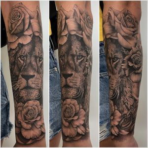 #tattoooftheday #tattoo #tatouage #lion #liontattoo #realistictattoo #realistic #realistikink #realism #rose #rosetattoo #forearmtattoo #animal #animaltattoo #lausanne #lausannetattoo #tattoolausanne #fann_ink