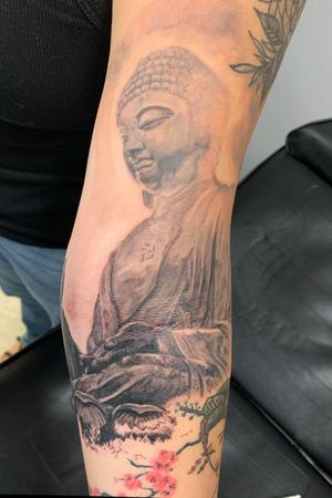 This sleeve is in progress. But sadly I’ll never have this exact image in the finished post as the clients job forced her to coverup the symbol from Buddha’s chest. So I’m posting here now in it’s correct form
