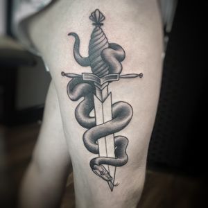 Snake and Dagger I did the other day, quick three hour session. 