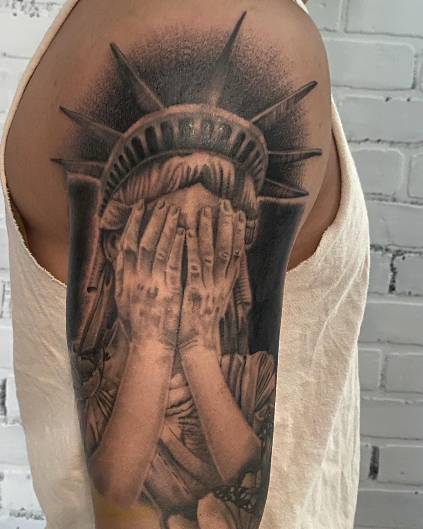 Statue of Liberty hand tattoo  Statue of liberty tattoo Statue tattoo Liberty  tattoo