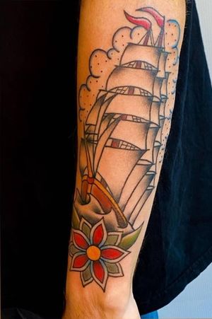 #sailor #sailorboat #boat #oldschool #traditional #forearm #arm #tattoo #color #flower