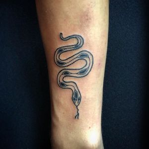 Temptation of snake....😇 #snake #snaketattoo #snakeart #snakelineart #lineart #linearttattoo #linearttattoos #tattoolover #tattoolovers #tattooaddict #tattooaddiction #tattoo #tattoes #ink #inklovers #inked #inkd #simpletattoo #blackandwhitetattoo #tattooideas #cheyennetattooequipment #cheyennepen #newtattoo #tattooartist #tattooing #tattoostyle #tattooist #tattoodesign