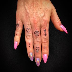 Trending now #trending #fashion #trendingnow #fingertattoos #minimalisttattoo #tattoo #tattoos #tattooideas #tattoostyle #tattooing #tattooist #tattooer #tattooed #tattoo2me #tattoodo #tattooartist #tattoosofinstagram #tattoosketch #tattooink #tattoolovers #tattoomachine #cheyenne_tattooequipment #cheyennehawk #cheyenne #cheyennetattooequipment #cheyennepen #cheyenne_tattooequipment #cheyenneartist #tattoodesign