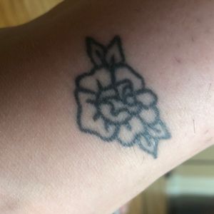 Small flower - right ankle