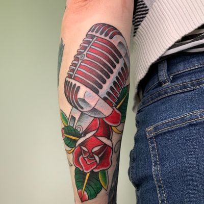 Microphone and rose 