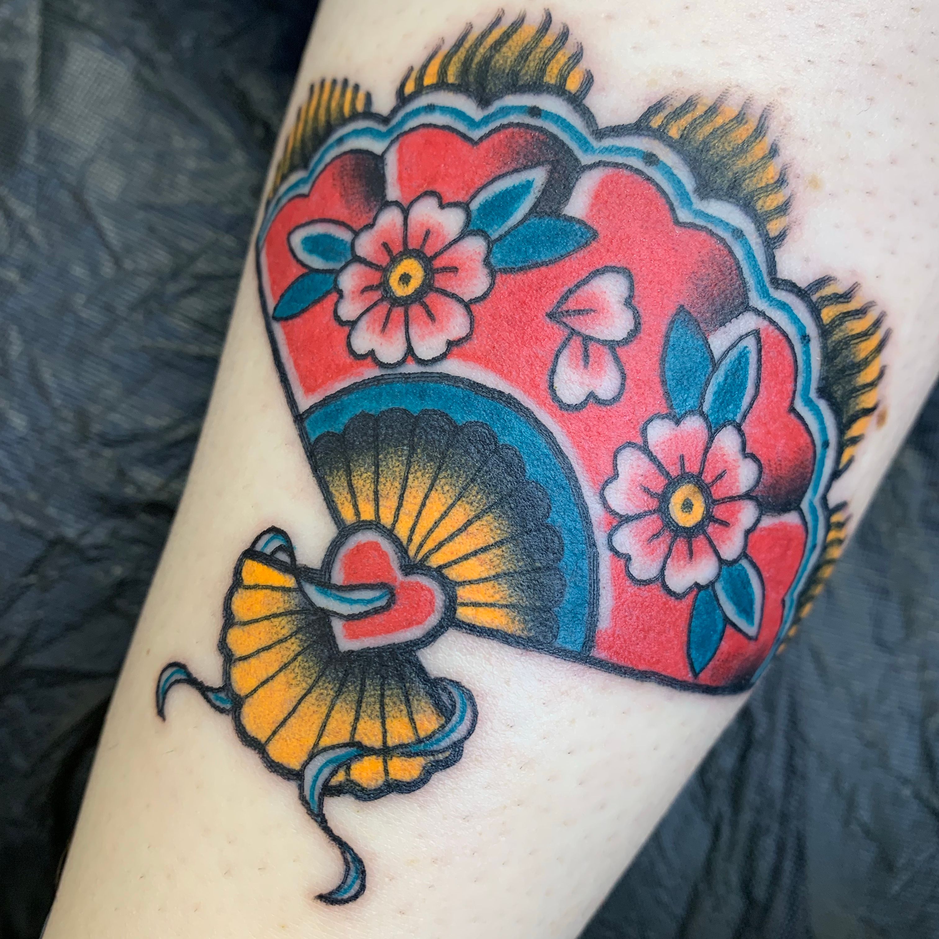 Vintage Fan Decor with Flowers Tattoo Design – Tattoos Wizard Designs