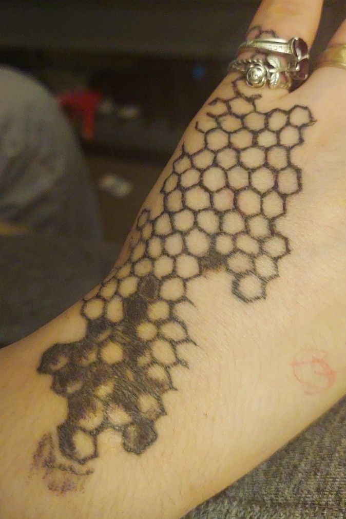 101 Best Bee Hive Tattoo Ideas That Will Blow Your Mind! - Outsons | Bee  tattoo, Honeycomb tattoo, Tattoos