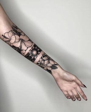 Forearm tattoo bracelet with flowers! 2 full day session!#flowers 