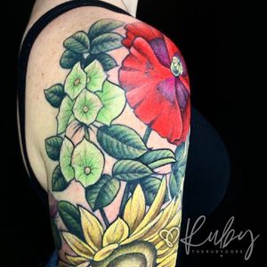 Color botanical half sleeve #flower #sunflower #poppy #floral #botanical #color #etching #illustrative #bouquet #linework #fineline #delicate #nature #surrealism #realistic #girlytattoo #idea #design #drawing #sketch #engraving http://www.therubygore.com