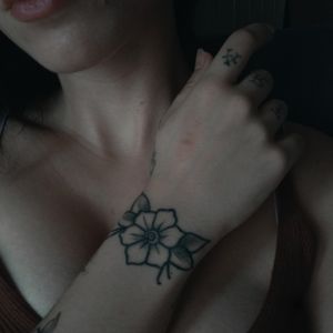 #flower #tattoo on my hand