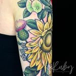 Color botanical half sleeve #flower #sunflower #poppy #floral #botanical #color #etching #illustrative #bouquet #linework #fineline #delicate #nature #surrealism #realistic #girlytattoo #idea #design #drawing #sketch #engraving http://www.therubygore.com