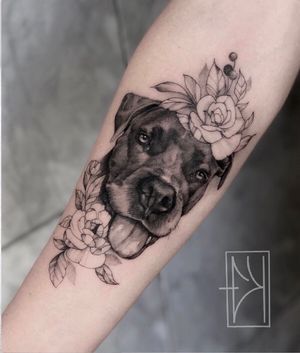 #portrait #eyekandiink #lisettemartinez #tattoo #art #realism #portrait #bng #blackandgrey #dog #floral #flowers #single needle 