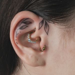 Handpoked ear 🌿