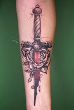 Thank you Alex for trusting me for your first tattoo!! Really enjoyed This project! Please write if you are interested in this style! DM or email 📧 @guiartwork@gmail.com if interested! . . . . . . . #art #drawing #sketch #swordtattoo #swordandrose #tattoodesign #dayliart #sword #vintage #sketchy #artsy #flowertattoo #artdaily #tattooflash #rosetattoo #handdrawing #rose #sketchyrealism #sketchytattoo #styngtattoo #tattooart #instaart #guiartwork #redblade #tatts #tattoos #artwork #tattoodo #darkartists #armtattoo