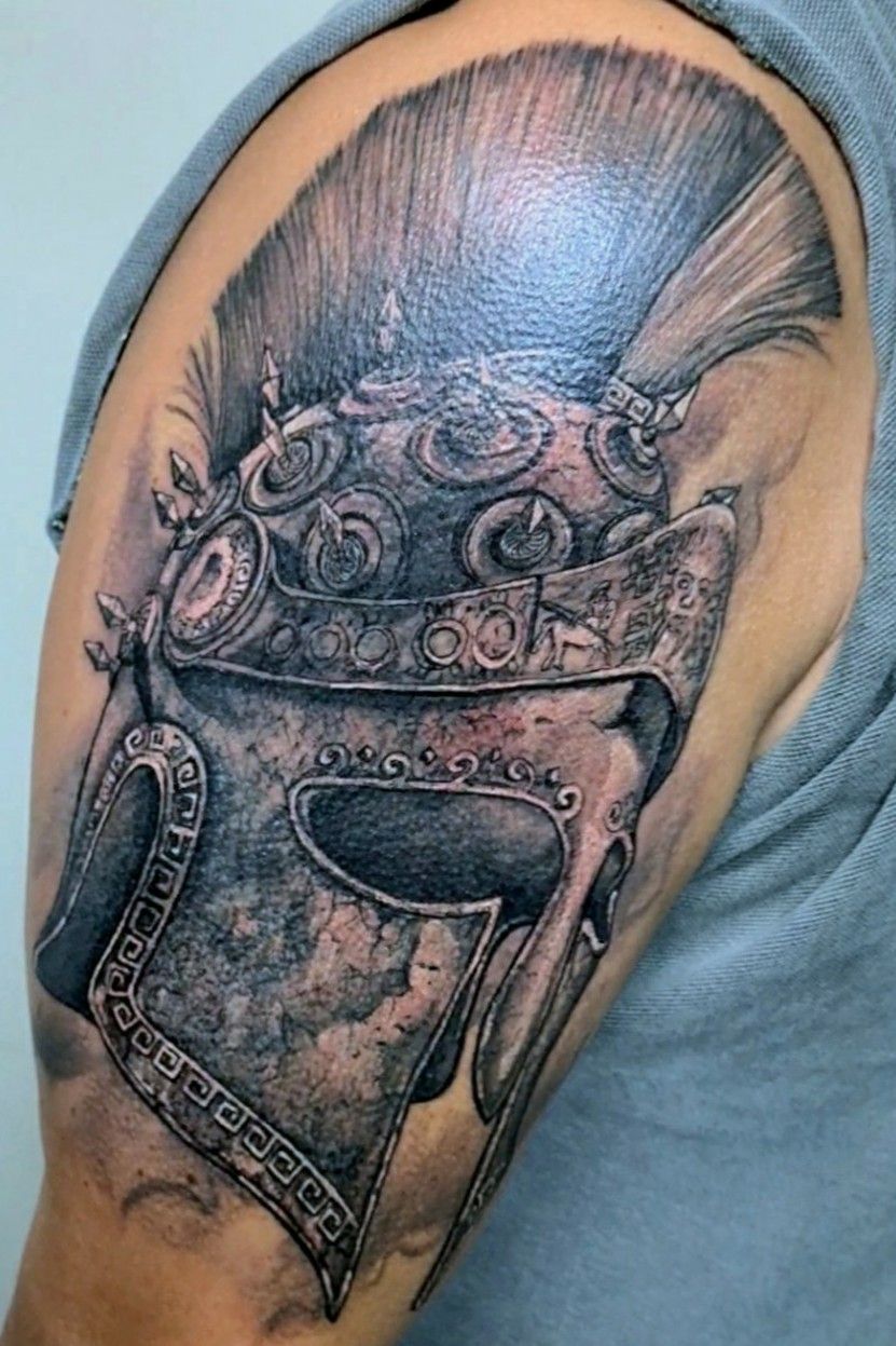 Spartan helmet tattoo by Douglas Henriques | Post 24437
