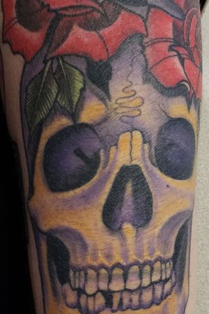 Skull with roses 