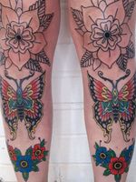 #traditionaltattoo#traditional#oldschool#oldschooltattoo#bright&bold#butterfly#flowers#traditionalflowers