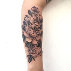 Flowers ... For consultations and appointments send a message or an e-mail to andres1lv4tattoo@gmail.com