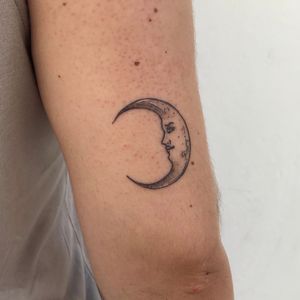 Moon . . . For consultations and appointments send a message or an e-mail to andres1lv4tattoo@gmail.com