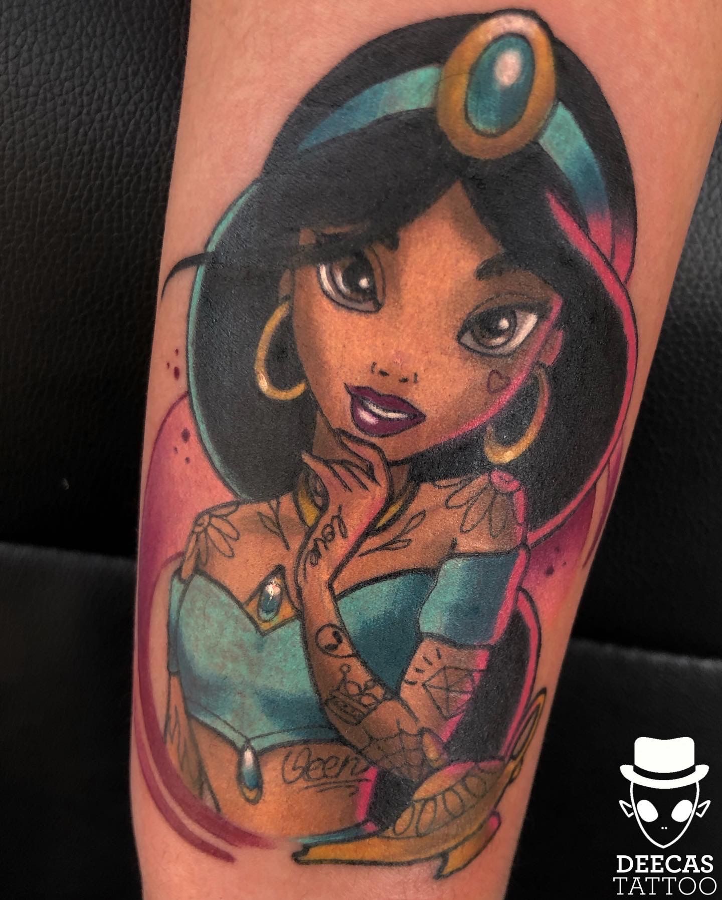 Princess Jasmine Artwork  Tatuaggio gelsomino Tatuaggi con ispirazione  Tatuaggi di silhouetti