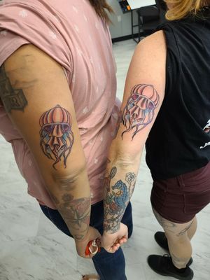 Matching jellyfish full color 