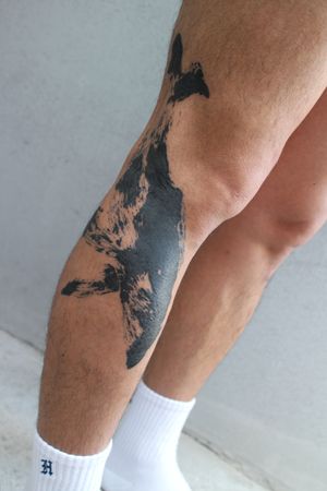 Brush stroke tattoo, Whale“Email : hanutattoo@gmail.com IG : hanu.classic,, ▫️HANU▫️#tattoo #tattoodo #inked #ink #brushstroke #brushstroketattoo #brushtattoo #Korea #hanu