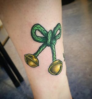 First tattoo ever, and first publication ever too ! #grelot #grelots #bell #bells #belltattoo #belltattoos #bellstattoo #bellstattoos #neotraditionnal #neotraditionaltattoo #neotrd #neotraditionaleurope #neotradeu #neotradtattoo #colortattoo #color #colortattoos #colortattooartist #nantes #nantestattoo #nantestattooartist #legtattoo #frenchtatoueuses #encrés #inked #frenchtattooartist #nilotna #worldfamousink #eternalink