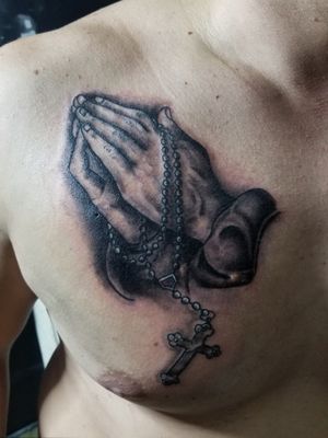 #handtattoo #prayinghands #anitattoo #tattoofieri #albania 