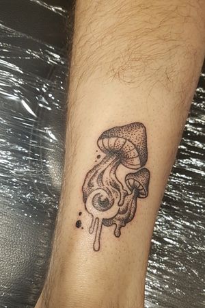 Magic Mushrooms, back leg, dot work