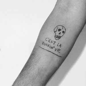  c'est la fu*kin’ vie #lettering #minimal #minimaltattoo #stattoo #smalltattoo #handwritting #fuckin #fuckingvie #letteringtattoo #tattoolover #tattooideas #tattoos #tattooedmen #skull #skulltattoo #linework