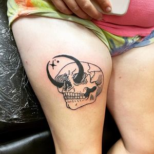 Skull and crescent moon 