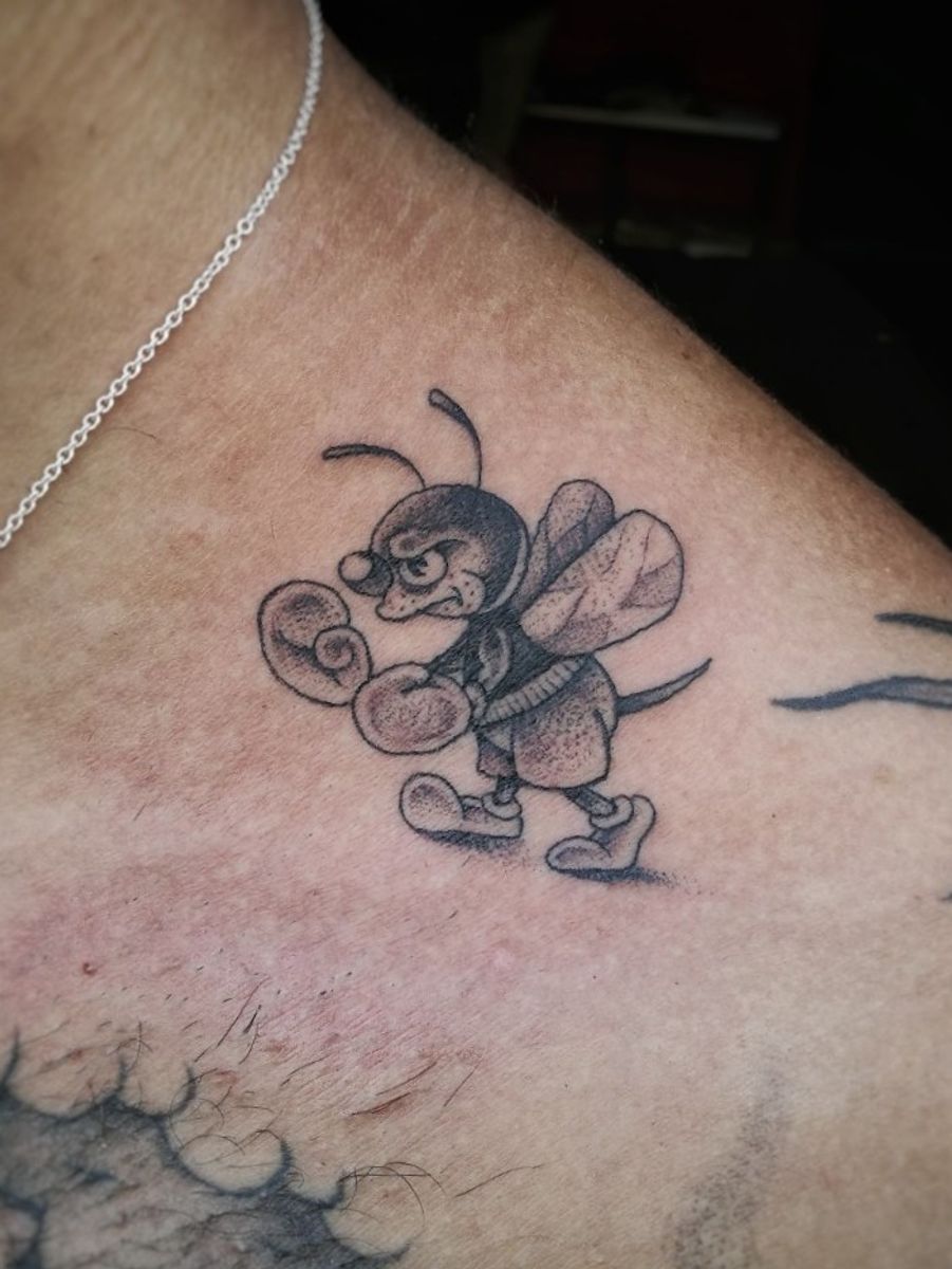 Tattoo Uploaded By Dario K Sting Like A Bee Tattoodo