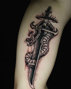 Snake and dagger from my flash :) ⁣ .⁣ .⁣ .⁣ .⁣ .⁣ #blackwork #snake #tattoo #art #ink #ftlauderdale #miami #orlando