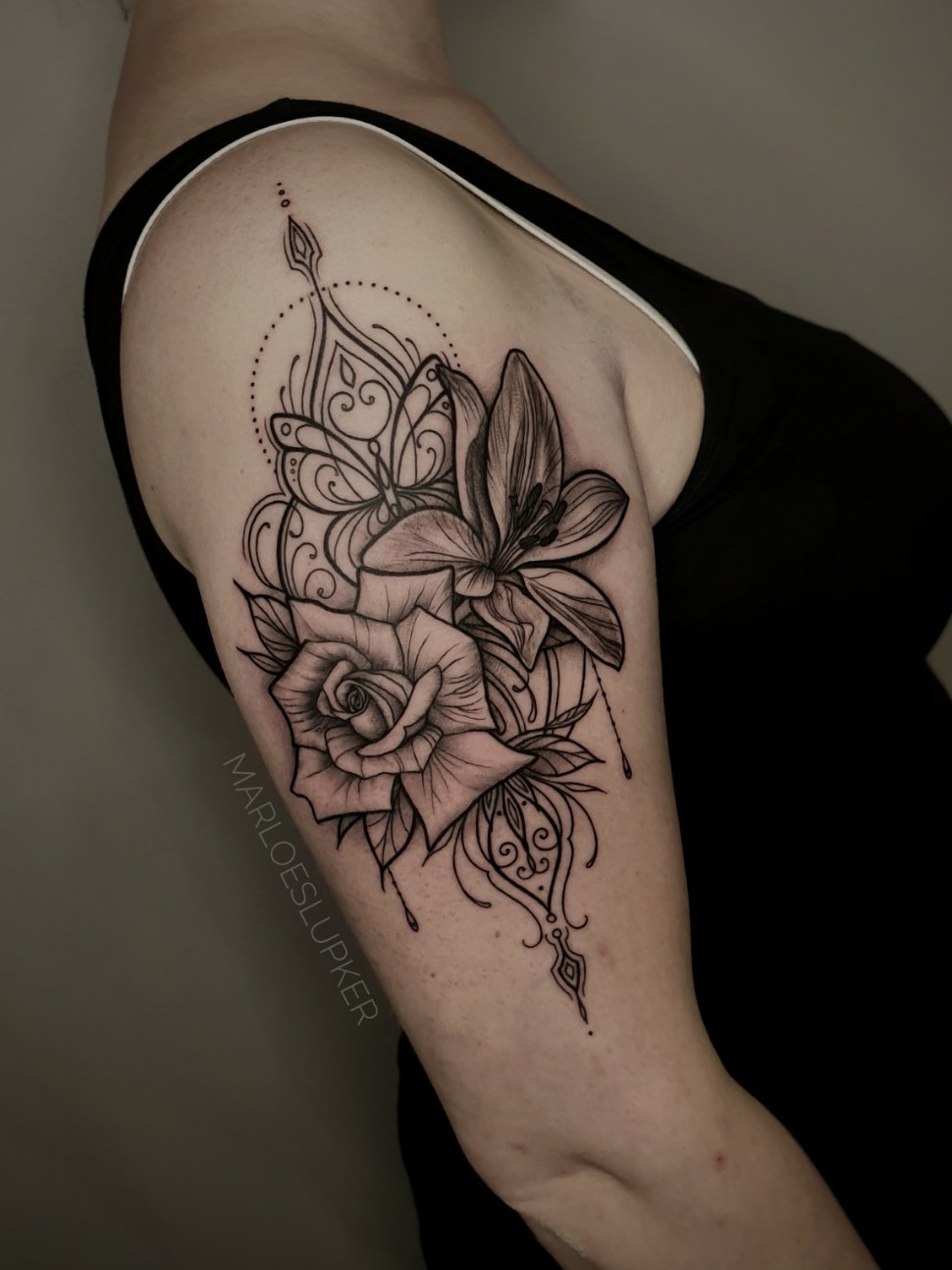 Rose Flowersd And Realistic Lily Tattoo On Thigh