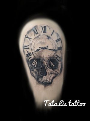 Skull with watch
