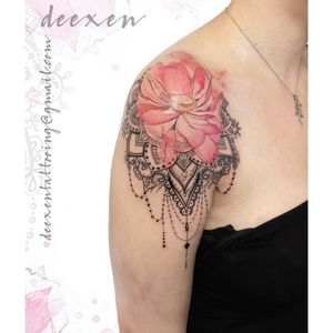 Unconditional Love➡️Contact: deexentattooing@gmail.com🌸Merci Sarah!...#mandalalove #beautiful_mandalas #tatouagefleur #hennainspire #mandalart #hennainspiration #tatouages #lotusflower #tatouagefemme #lotusflowertattoo #lotustattoo #pearljewelry #mandalatattoos #hennadesigns #tatouageparis #tatouagefrance #deexen #deexentattooing 