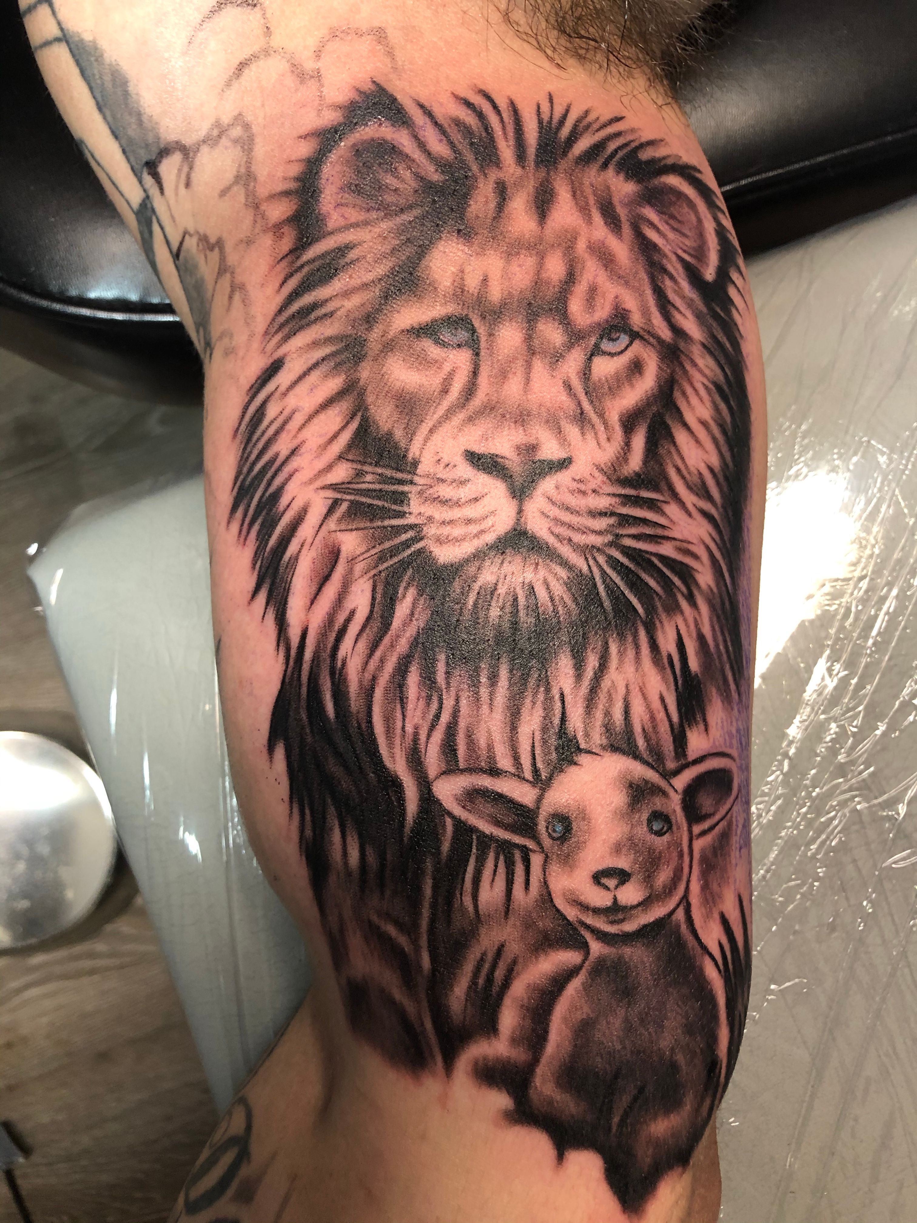 Daily inspiration with 20 best lion and lamb tattoo images