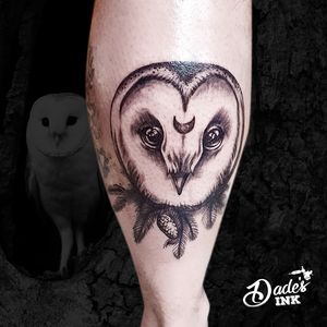 #owl 🦉Merci Christophe d’avoir adopté ma chouette ✨...#tattoo #illustrativetattoo #realistictattoo #witchy #blackandgrey #youngtattooartist #forest #moon #dades #dadesink #urbanprivilege 