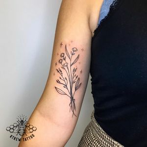 Fine-line Sprigs Tattoo by Kirstie @ KTREW Tattoo - Birmingham, UK #fineline #sprigs #tattoo #floral #flowers #birminghamuk #linework