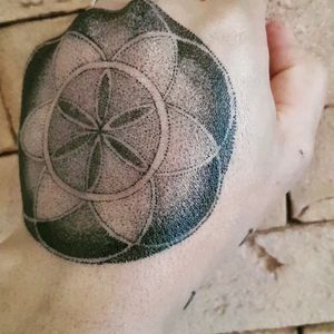   Seed of life made by me in my hand 🙌✍♒ @verseau.tattoo