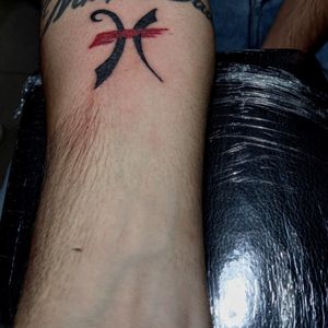 Pisces ♓ zodiac tattoo. #meerut #getinkD #getinked #inkedmag #tattoodo #tat #inkbox #tattoosofinstagram #instagramtattoos #tattoosociety #tattooideas #tattooed #tattooworld #instagram #follow #body #art #tattoo #artist #love #work #saturday #pisces #red