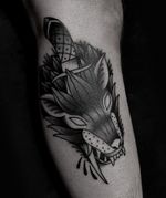 Stabbed wolf head traditional tattoo by satanischepferde #wolf #wolftattoo #dagger #stabbed #wolfhead #traditionaltattoo #blacktattoo #blacktraditional #legtattoo #erfurt #germany 