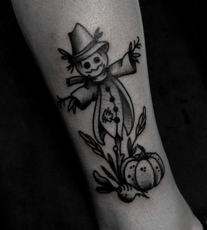Halloween scarecrow traditional tattoo by satanischepferde #halloweentattoo #halloween #creepy #scary #scarecrow #autumn #traditionaltattoo #pumpkin #blacktattooing