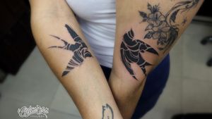 For Mom and Daughter ✨ #swallow #swallows #coupletattoo #friendshiptattoo #blackink #blackwork #rose #roses #blacktattoos