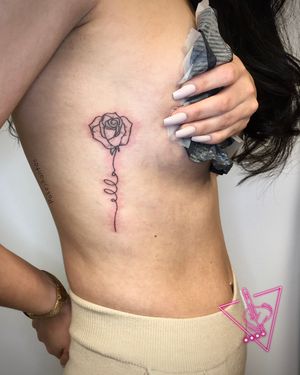 Handpoked Fineline Rose & Script Tattoo by Pokeyhontas @ KTREW Tattoo studio - Birmingham, UK #handpoked #fineline #rose #birmimghamuk #script #tattoo #ribtattoo #floral 