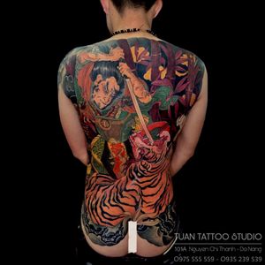 Samurai with Tiger wars - Japanese Tattoo full back by Artist at TUAN TATTOO STUDIO - Xăm hình nghệ thuật Đà Nẵng 👇Contact us: ▪️101A Nguyen Chi Thanh, Da Nang ▪️ Open from 9am to 9pm ▪️ Hotline: 0975 555 559 - 0935 239 539 ▪️ Email: tuantattoo2012@gmail.com ▪️ Web: tuantattoo.com . #irezumi #japanesetattoo #fullbacktattoo #fullbacktattooformen #tattoodanang #tuantattoo #tattooideas #타투 #여자타투 #레터링타투 #문신 #inked #inkmagazine #베트남여행 #타투디자인 #inkstagram #vietnamtravel #danang #danangtattoo #danangcity #danangtrip #hanmarket #tattooist #inker #inkcolor #홍대타투샵 #홍대타투 #건대타투
