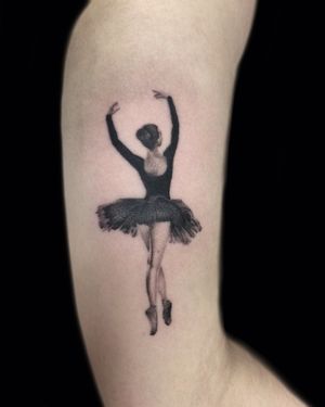 Black and grey ballerina