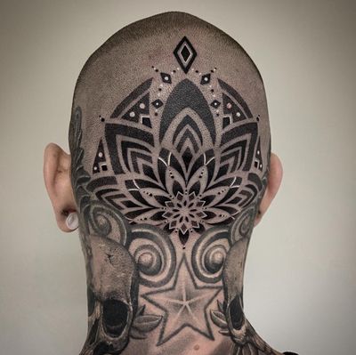 #tattoooftheday #tattoo #tatouage #mandala #mandalatattoo #headtattoo #headmandalatattoo #dot #dotwork #dotworktattoo #dotworkers #dottattoo #skull #skulltattoo #lausanne #lausannetattoo #tattoolausanne #fann_ink